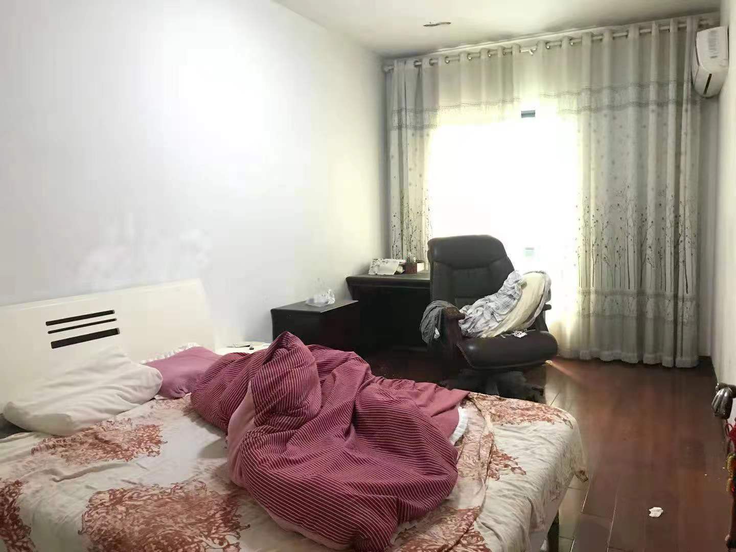 卓越麓山别墅（麓山峰境产权麓山花苑）  5室4厅2卫   25000.00元/月室内图