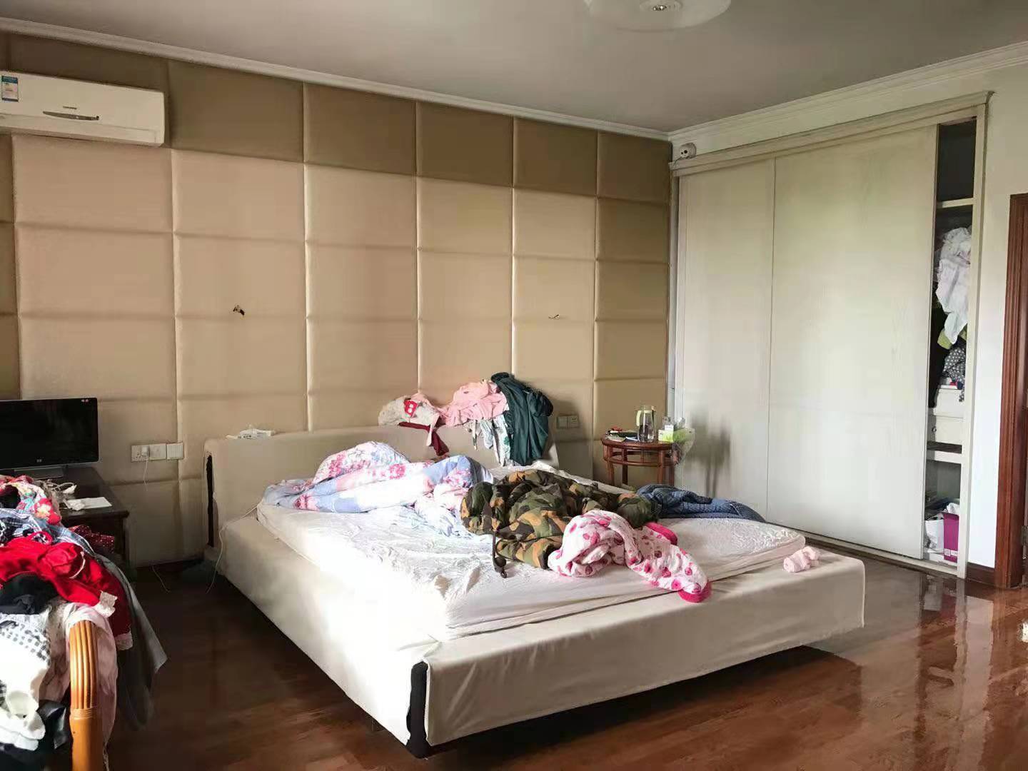 卓越麓山别墅（麓山峰境产权麓山花苑）  5室4厅2卫   25000.00元/月室内图