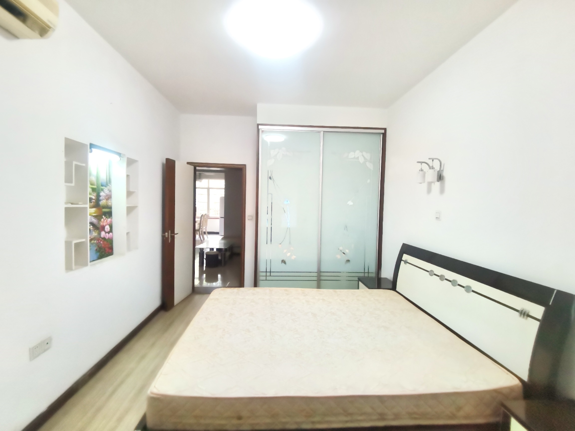 人大宿舍 4室2厅1卫 85.0万 人大宿舍 4室2厅1卫 85.0万客厅