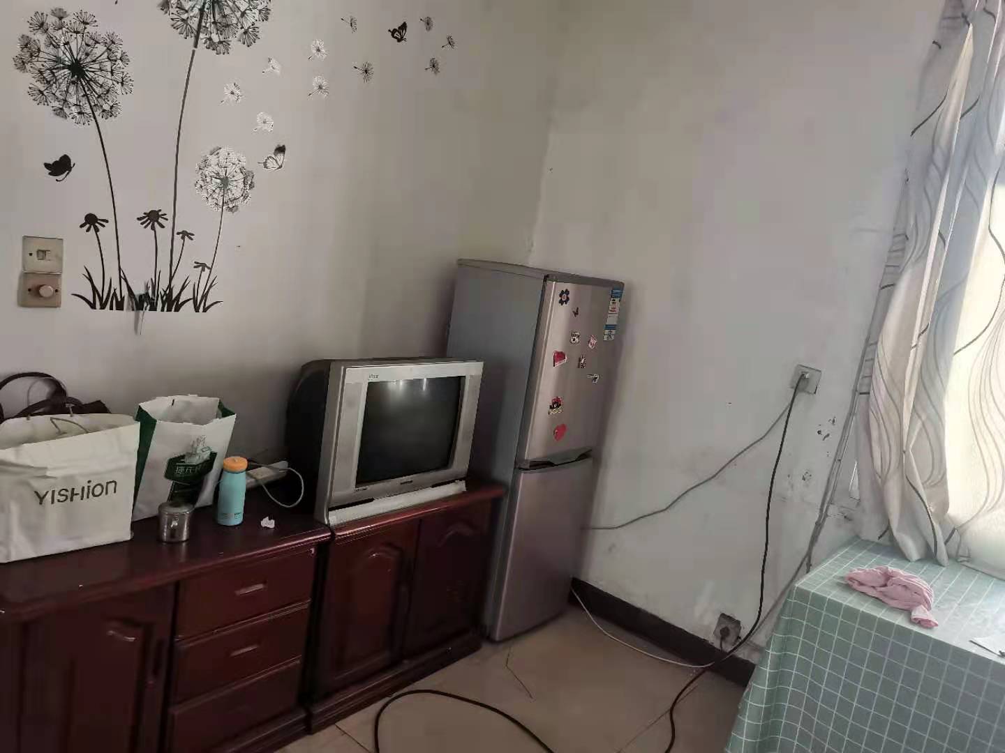 何家坳 2室1厅1卫 1000.0元/月 何家坳 2室1厅1卫 1000.0元/月室内图