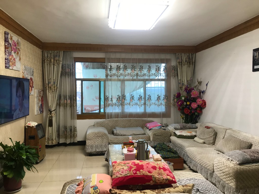 长青居民生活小区  3室2厅2卫    61.8万 长青居民生活小区  3室2厅2卫    61.8万客厅