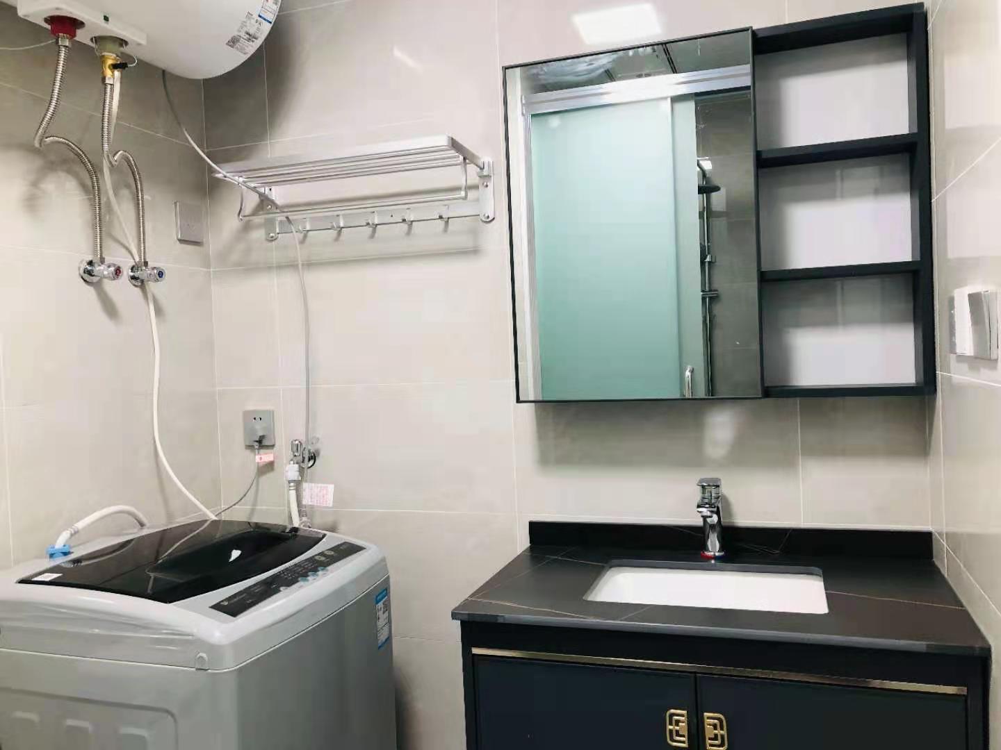 西园商业广场(锁)同名天赐万象荟 1室1厅1卫 1700.0元/月 西园商业广场(锁)同名天赐万象荟 1室1厅1卫 1700.0元/月室内图