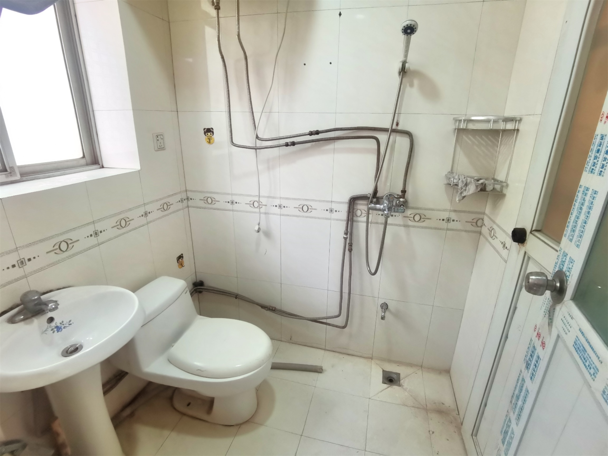 人大宿舍 4室2厅1卫 85.0万 人大宿舍 4室2厅1卫 85.0万客厅