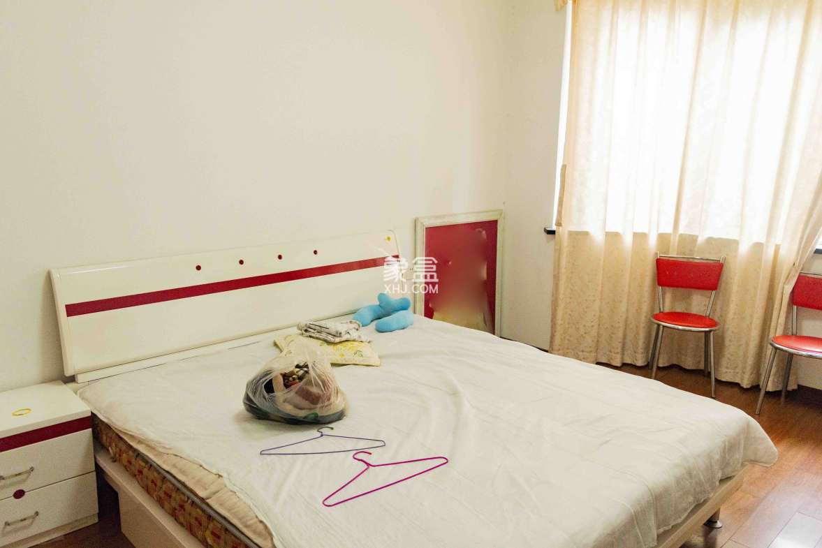 高尔夫紫龙郡 3室2厅2卫 55.0万 高尔夫紫龙郡 3室2厅2卫 55.0万客厅