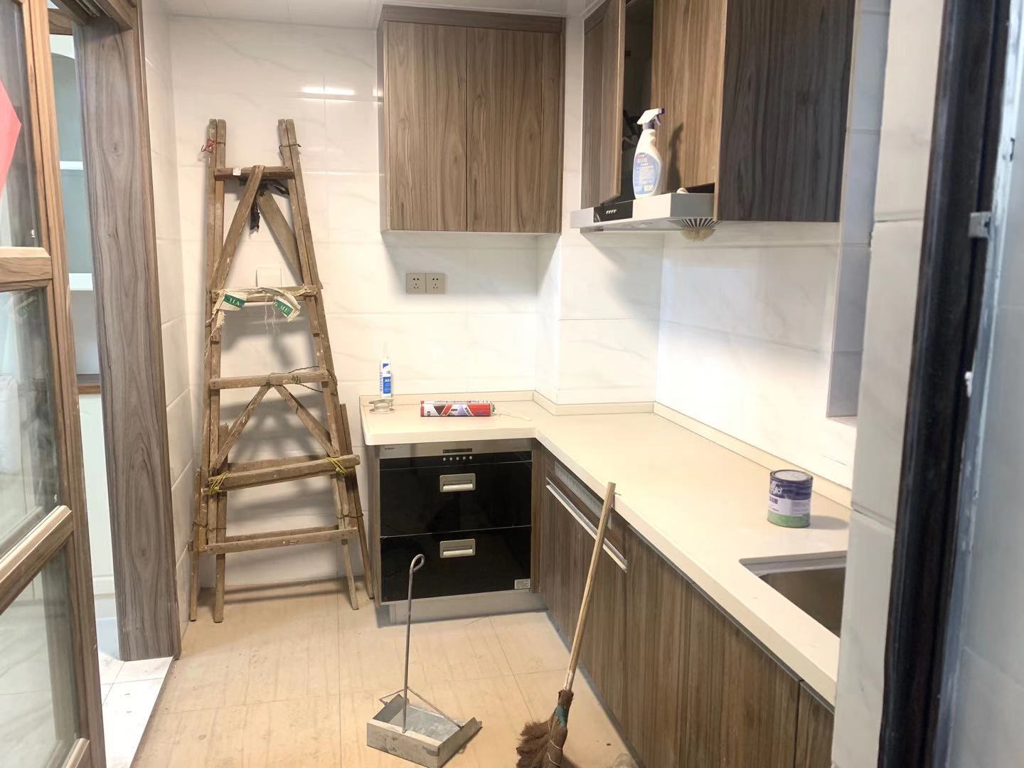 碧桂园  3室1厅2卫    110.0万厨房