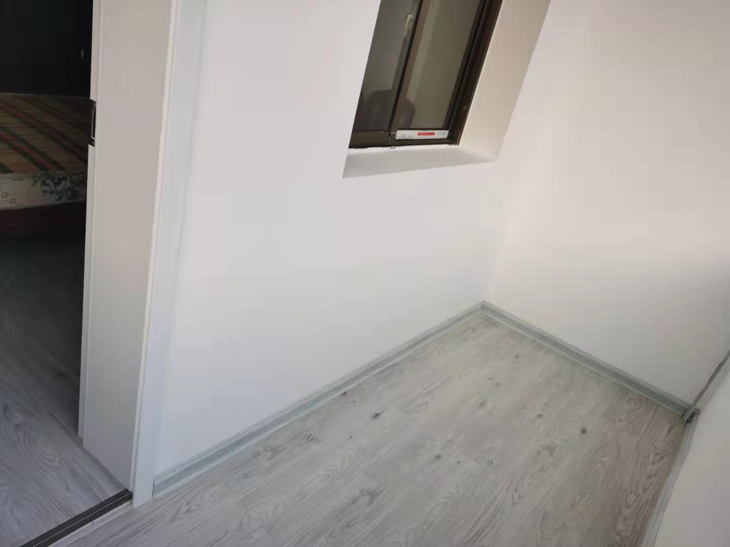 梓园社区(麻纺厂宿舍) 2室1厅1卫 22.0万 梓园社区(麻纺厂宿舍) 2室1厅1卫 22.0万阳台