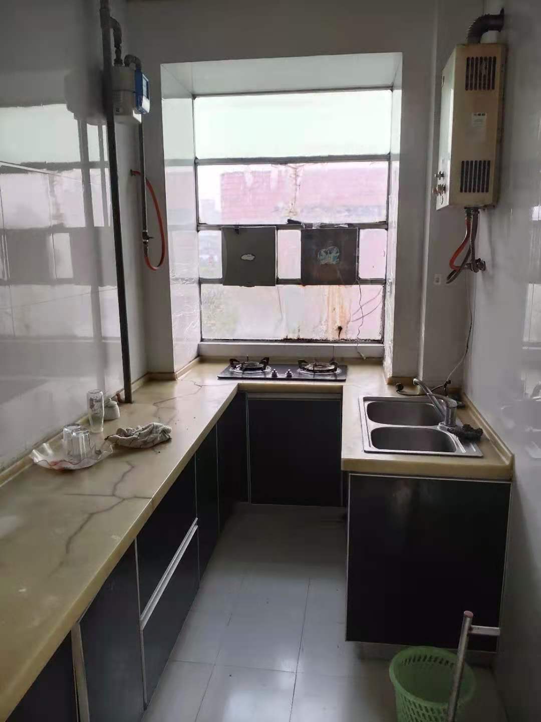 电焊条荷叶塘村 2室1厅1卫 1200.0元/月 电焊条荷叶塘村 2室1厅1卫 1200.0元/月室内图