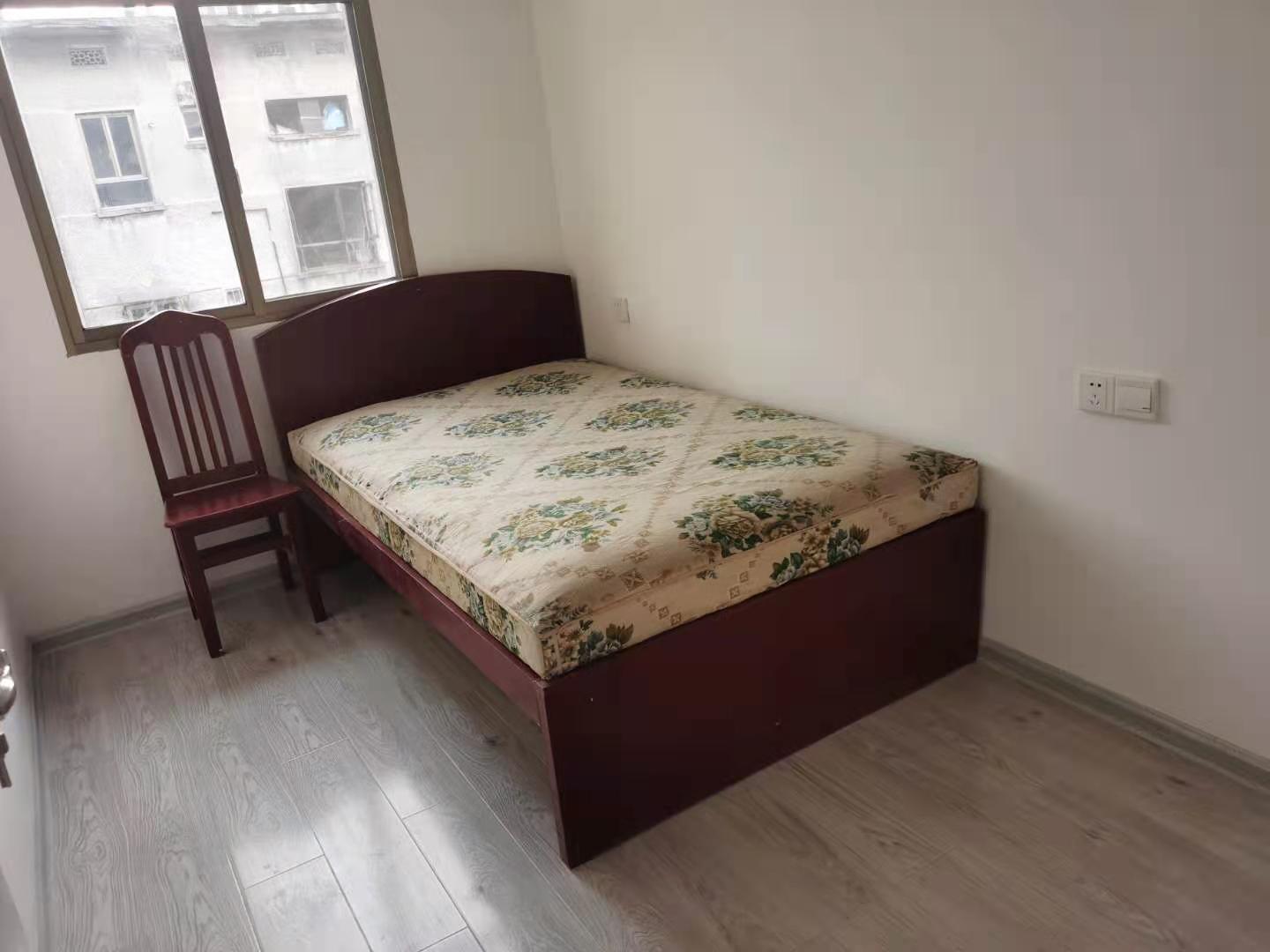 梓园社区(麻纺厂宿舍)  2室1厅1卫    22.0万卧室