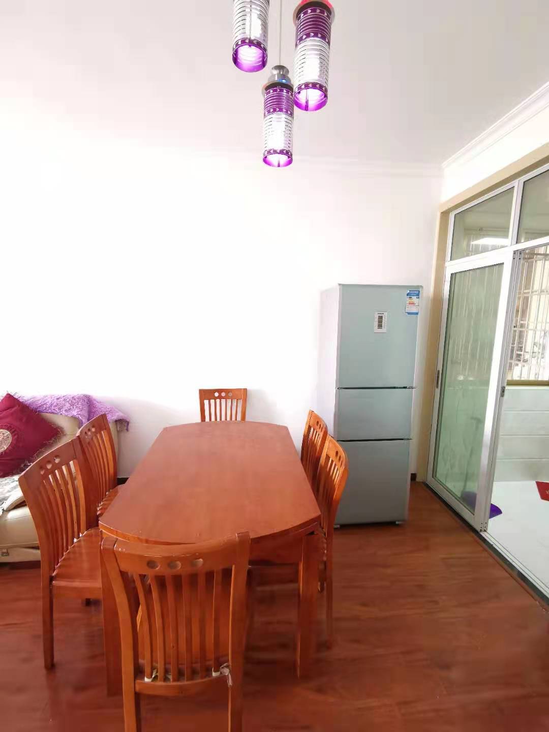 拓兴阳光新城 2室2厅1卫 1800.0元/月 拓兴阳光新城 2室2厅1卫 1800.0元/月室内图