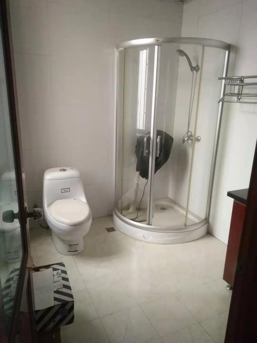 梓山苑小区 3室2厅2卫 66.8万 梓山苑小区 3室2厅2卫 66.8万客厅