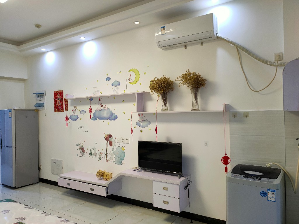 世纪星华庭  2室2厅1卫   2400.00元/月 世纪星华庭  2室2厅1卫   2400.00元/月室内图