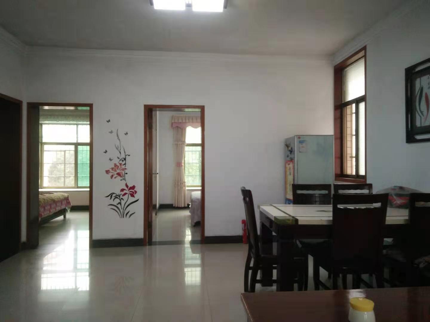 梓山苑小区 3室2厅2卫 66.8万 梓山苑小区 3室2厅2卫 66.8万卫生间