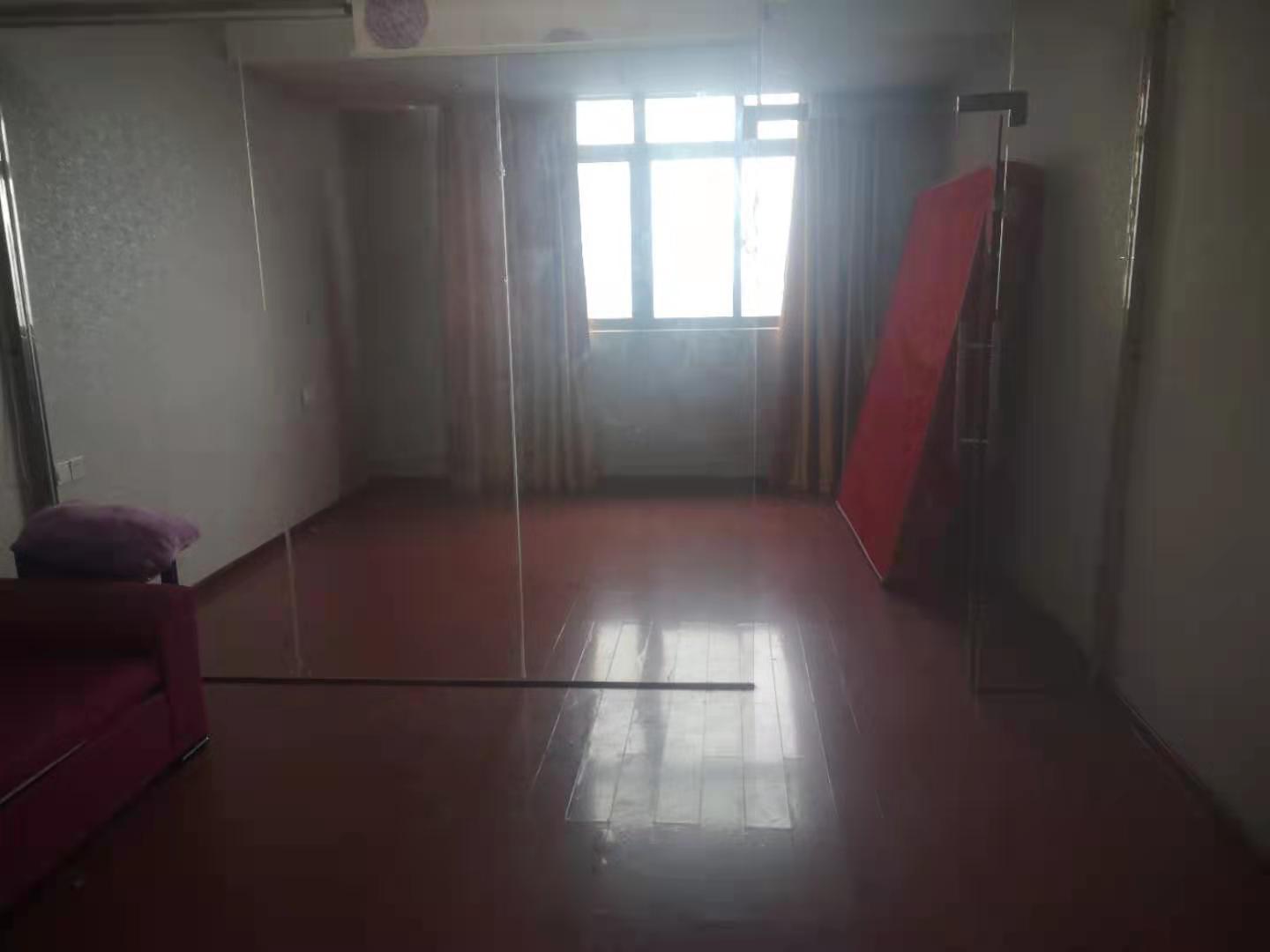 西湖公寓  1室1厅1卫    1500.0元/月 西湖公寓  1室1厅1卫    1500.0元/月室内图