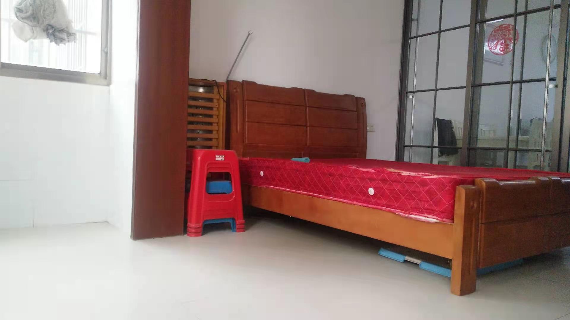 立新长湖安置区(水映豪廷安置房)  3室2厅1卫    1000.0元/月 立新长湖安置区(水映豪廷安置房)  3室2厅1卫    1000.0元/月室内图