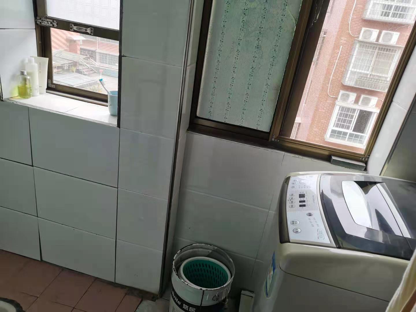 香江花苑 2室1厅1卫 26.8万 香江花苑 2室1厅1卫 26.8万客厅