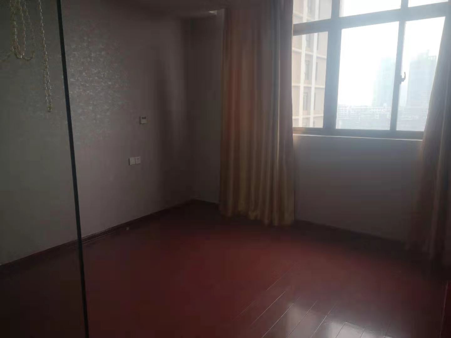 西湖公寓  1室1厅1卫    1500.0元/月 西湖公寓  1室1厅1卫    1500.0元/月室内图