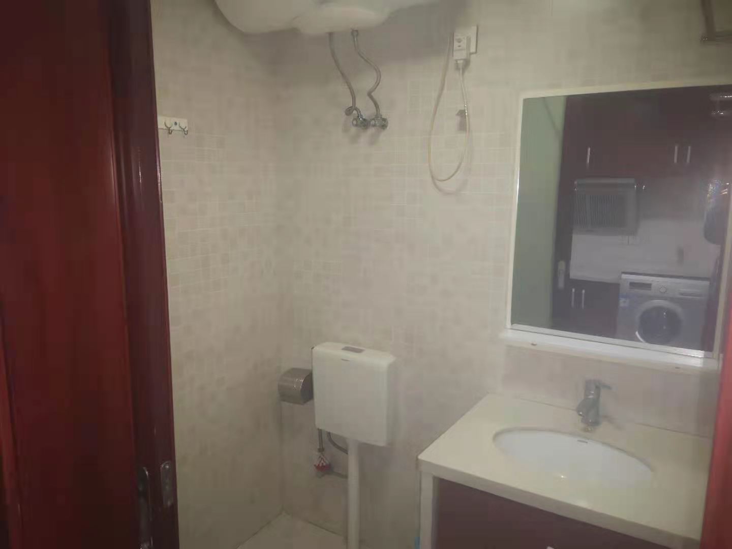 西湖公寓  1室1厅1卫    1500.0元/月 西湖公寓  1室1厅1卫    1500.0元/月室内图