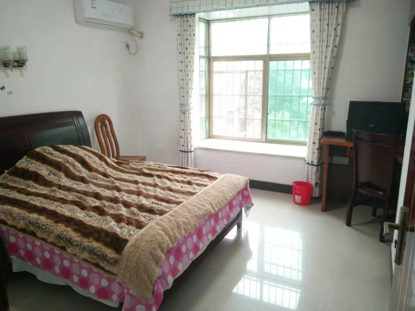 梓山苑小区 3室2厅2卫 66.8万 梓山苑小区 3室2厅2卫 66.8万客厅