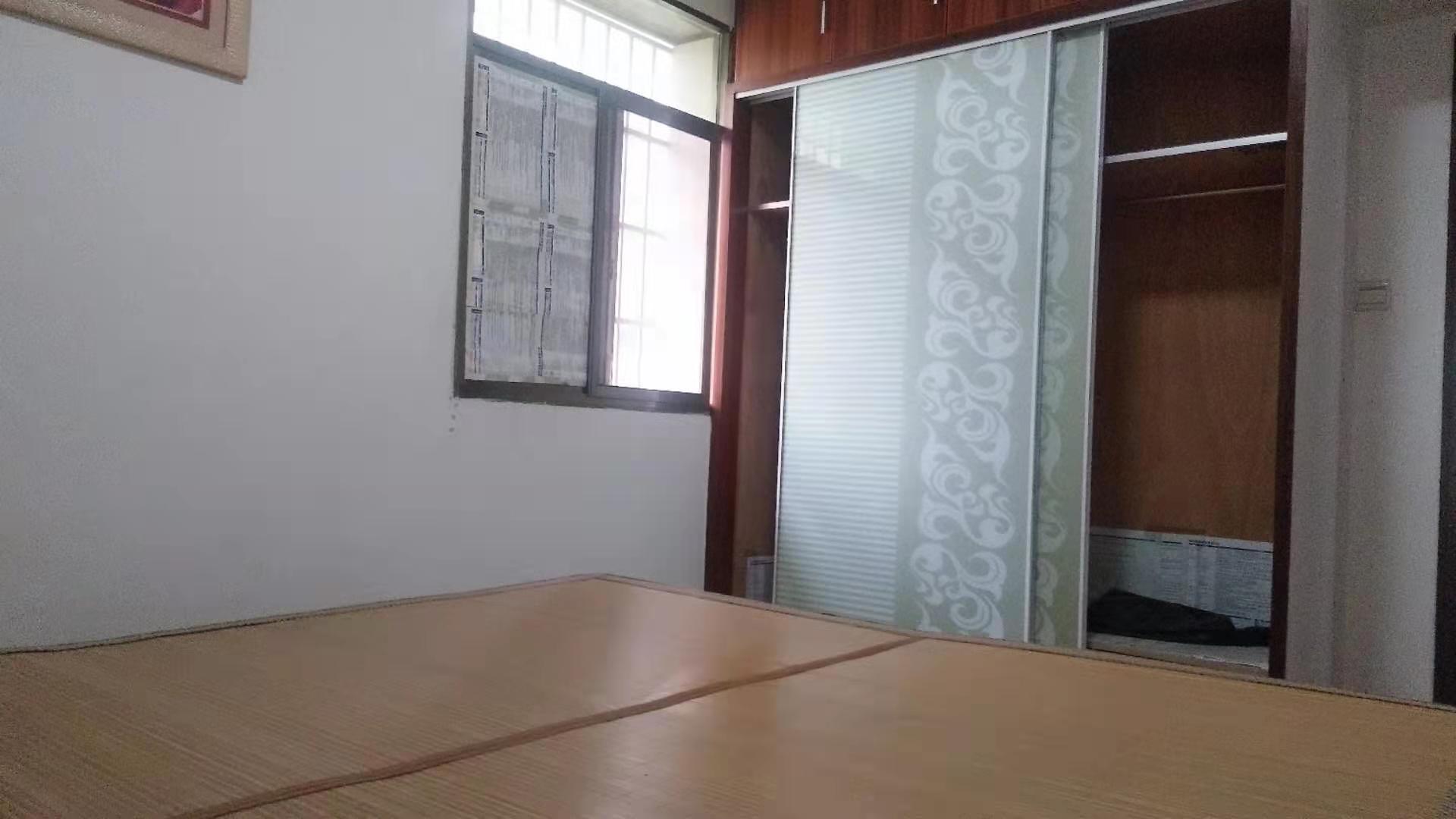 立新长湖安置区(水映豪廷安置房)  3室2厅1卫    1000.0元/月 立新长湖安置区(水映豪廷安置房)  3室2厅1卫    1000.0元/月室内图