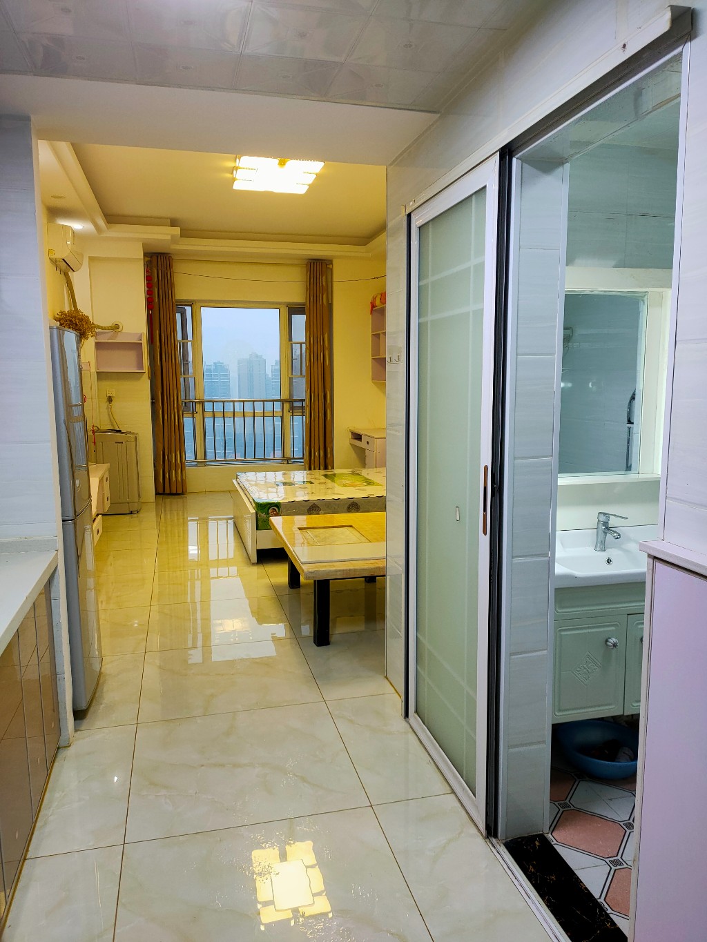 世纪星华庭  2室2厅1卫   2400.00元/月 世纪星华庭  2室2厅1卫   2400.00元/月室内图