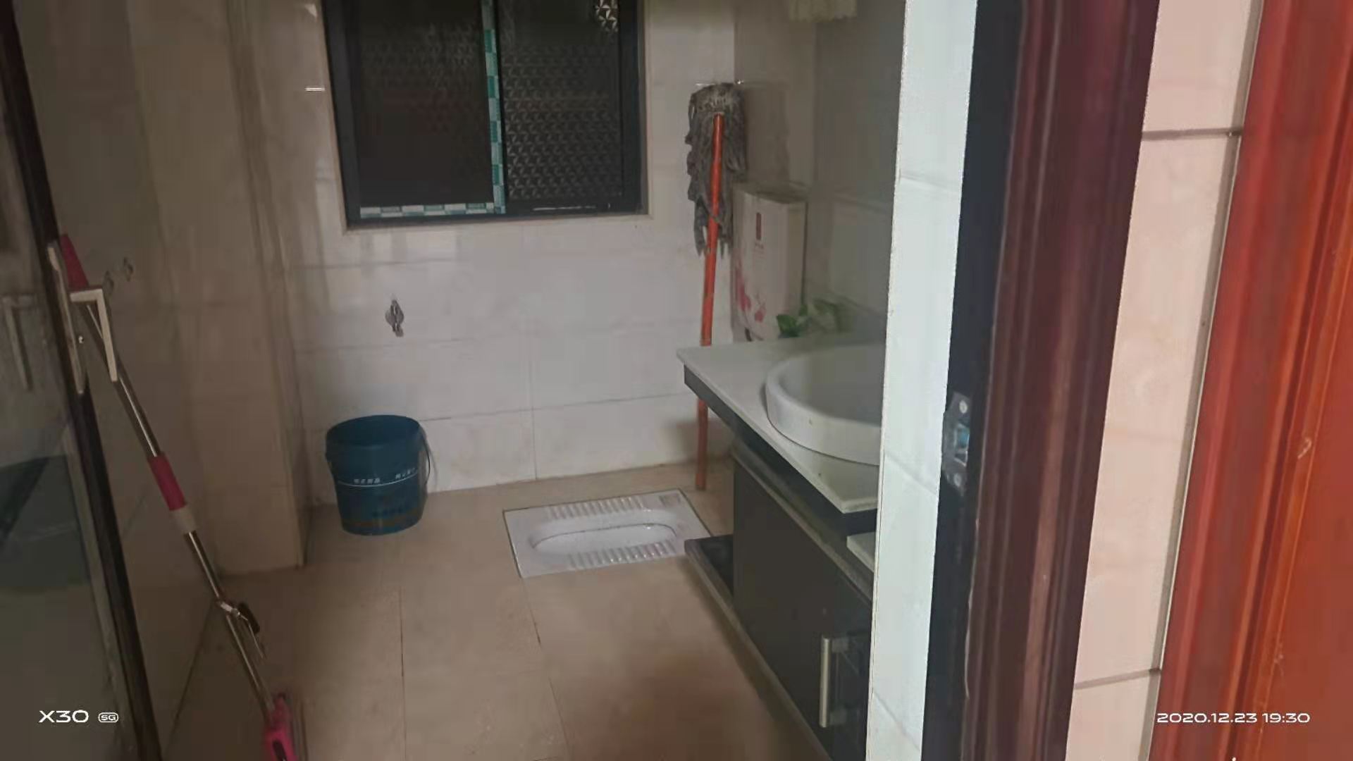 盛世东方  3室2厅2卫    85.0万 盛世东方  3室2厅2卫    85.0万客厅