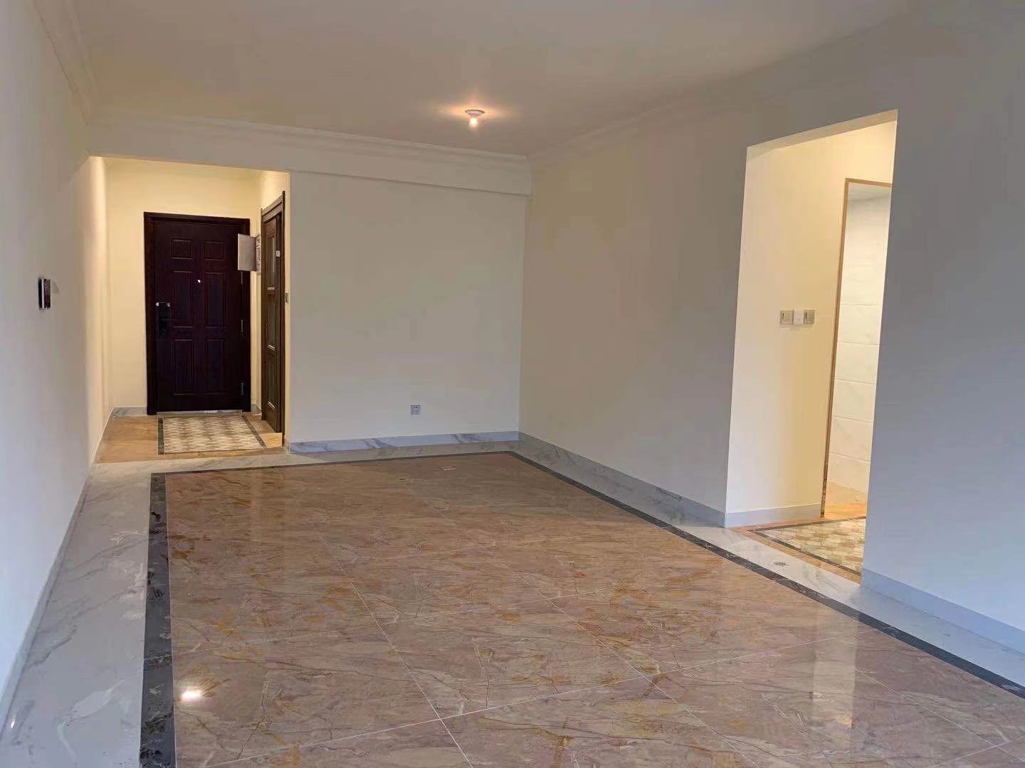 碧桂园梓山府 3室2厅2卫 100.0万 碧桂园梓山府 3室2厅2卫 100.0万客厅