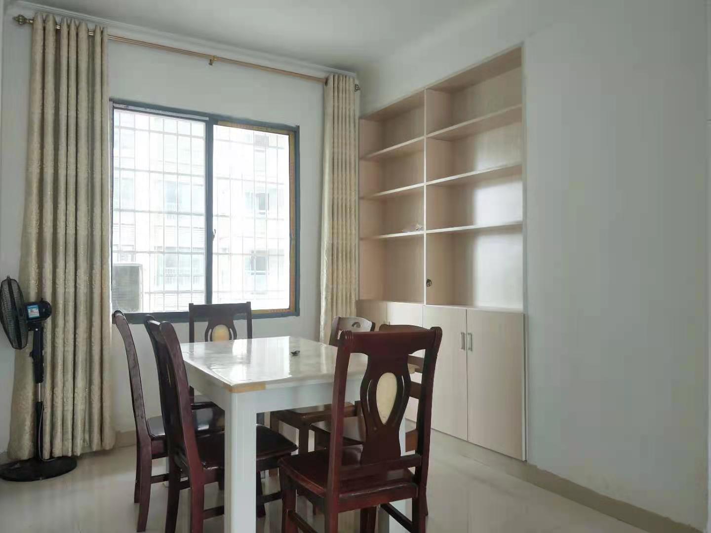 长湖小区  2室1厅1卫    1200.0元/月 长湖小区  2室1厅1卫    1200.0元/月室内图