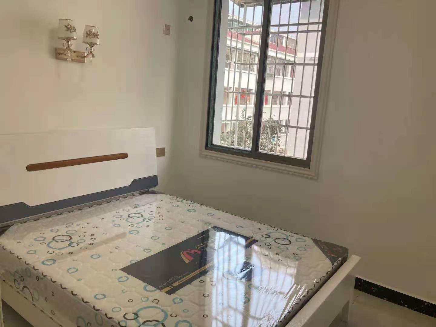 橡胶机家属区  2室1厅1卫    34.8万 橡胶机家属区  2室1厅1卫    34.8万卫生间