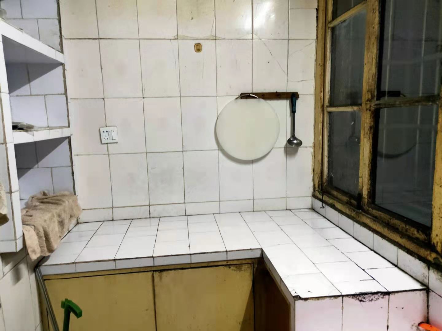 康富路桃花仑工商银行家属区 2室2厅1卫 600.0元/月 康富路桃花仑工商银行家属区 2室2厅1卫 600.0元/月室内图