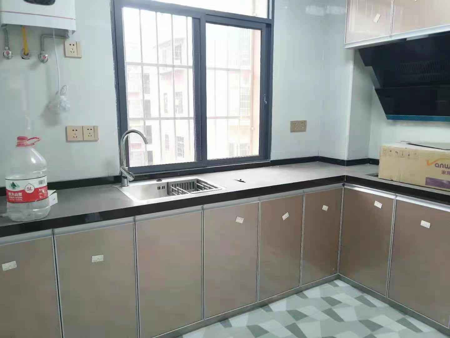 融冠亲城安置房 2室2厅1卫 1450.0元/月 融冠亲城安置房 2室2厅1卫 1450.0元/月室内图