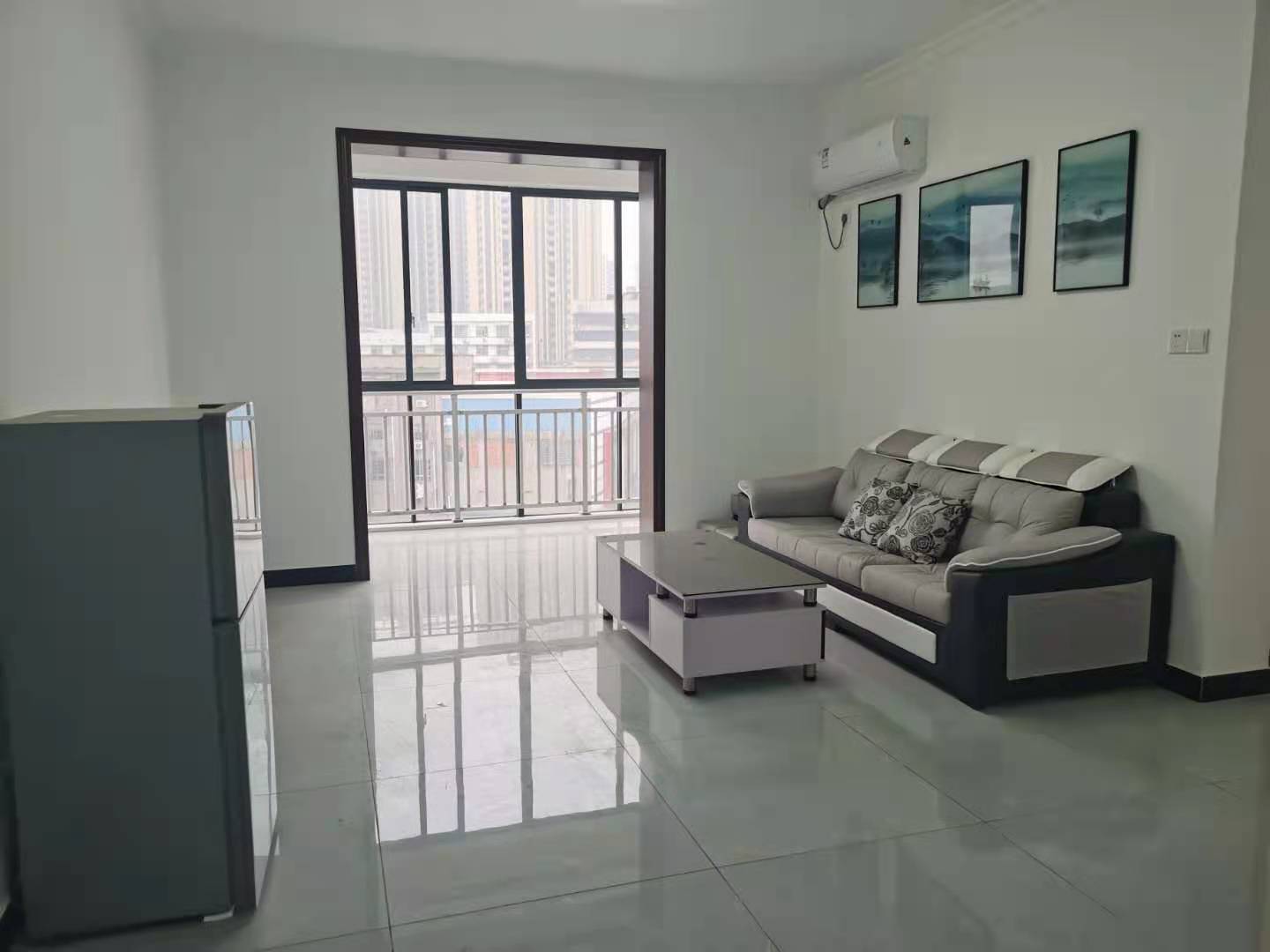 时代华府  2室2厅1卫    60.0万 时代华府  2室2厅1卫    60.0万客厅