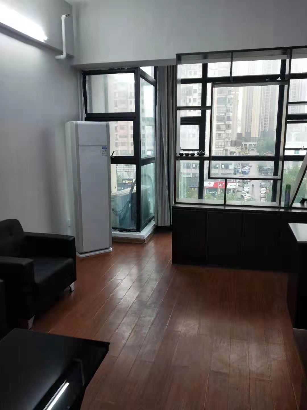 鑫天国际（鑫天偶遇）  1室1厅1卫    34.8万客厅