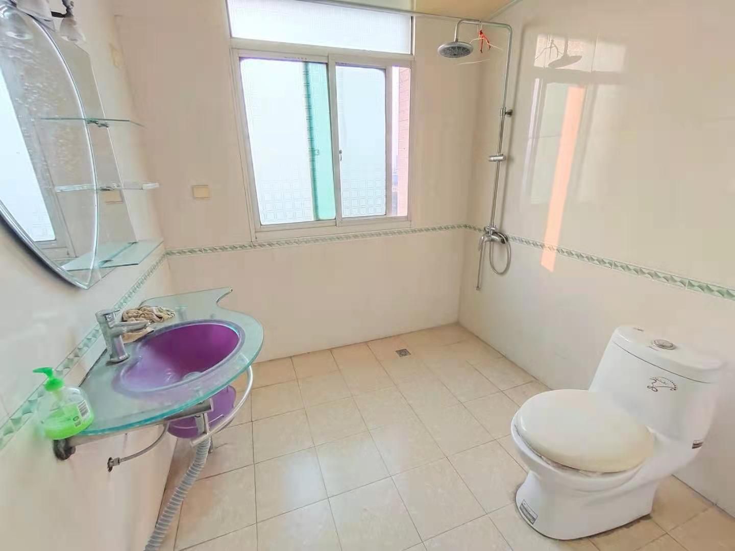 曲兰庭苑 3室2厅2卫 2400.0元/月 曲兰庭苑 3室2厅2卫 2400.0元/月室内图