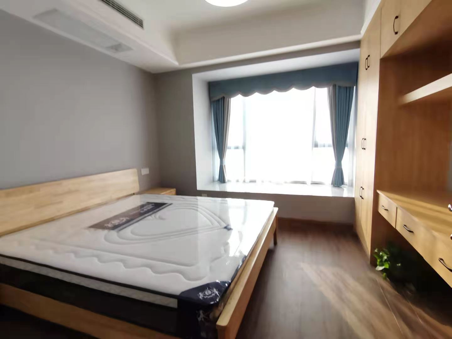 江岸公馆  1室1厅1卫    1550.0元/月 江岸公馆  1室1厅1卫    1550.0元/月室内图