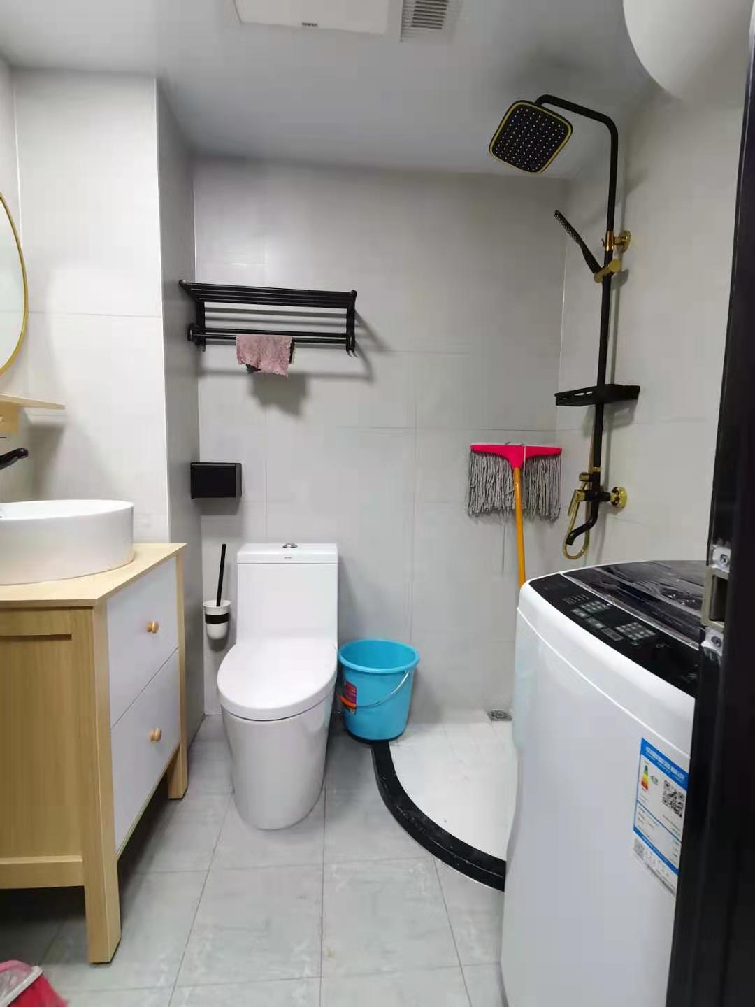 江岸公馆  1室1厅1卫    1550.0元/月 江岸公馆  1室1厅1卫    1550.0元/月室内图