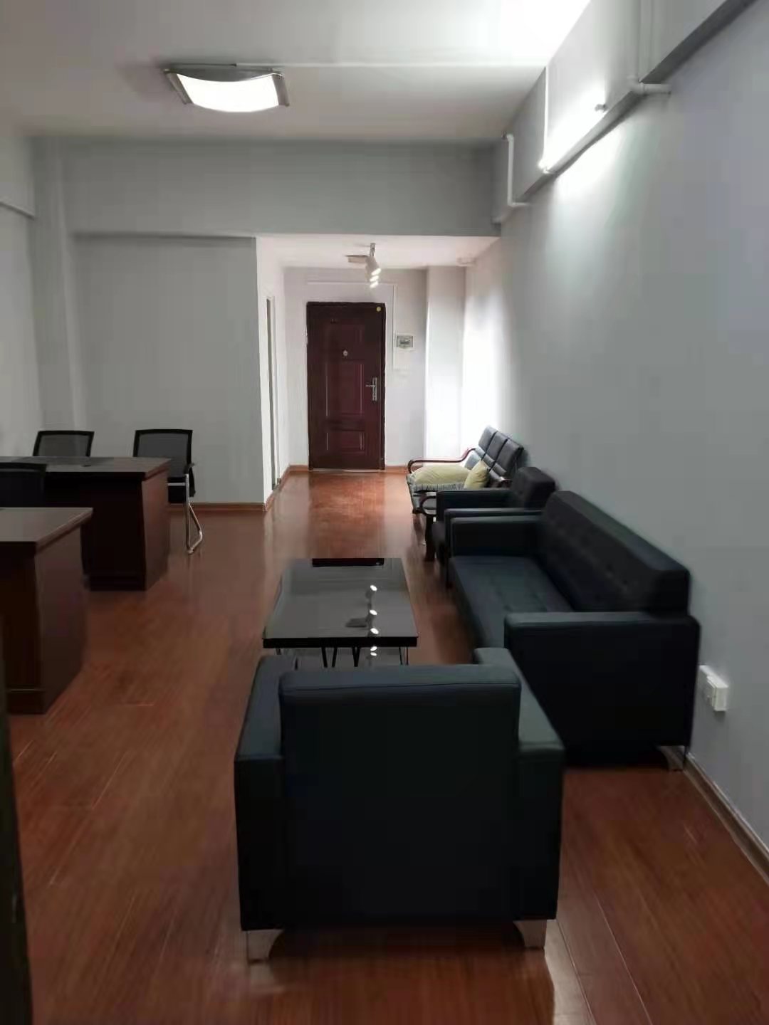 鑫天国际（鑫天偶遇）  1室1厅1卫    34.8万客厅