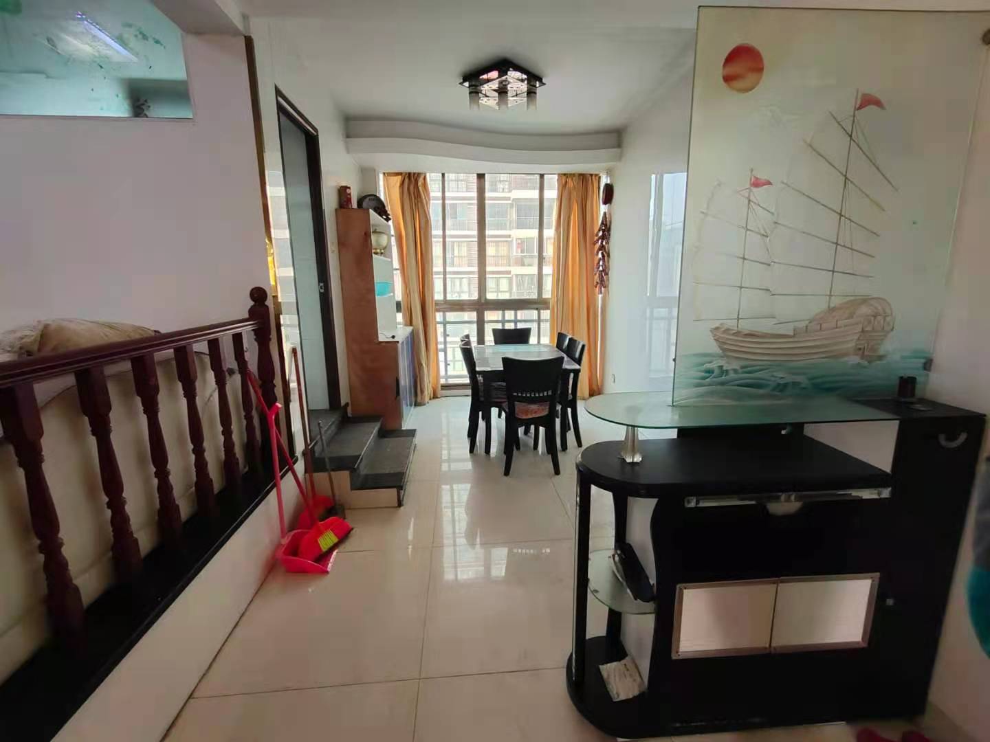 曲兰庭苑 3室2厅2卫 2400.0元/月 曲兰庭苑 3室2厅2卫 2400.0元/月室内图