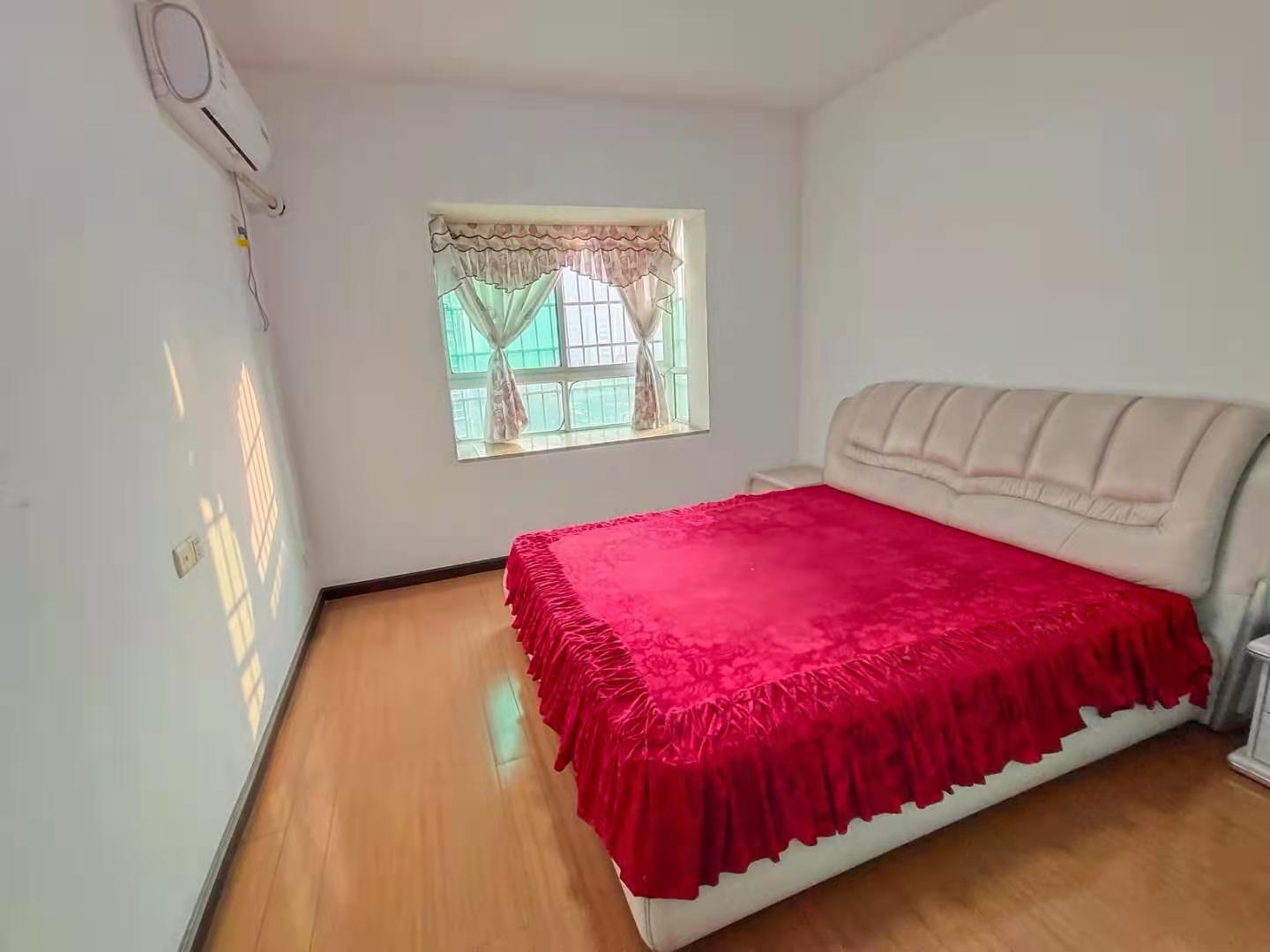 曲兰庭苑 3室2厅2卫 2400.0元/月 曲兰庭苑 3室2厅2卫 2400.0元/月室内图