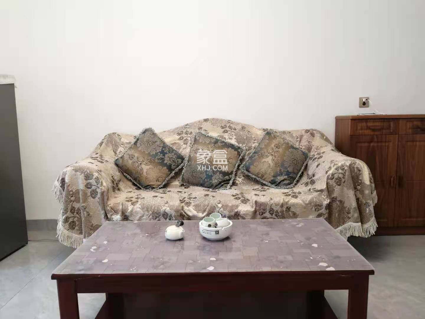 融冠亲城安置房  2室2厅1卫   1250.00元/月
