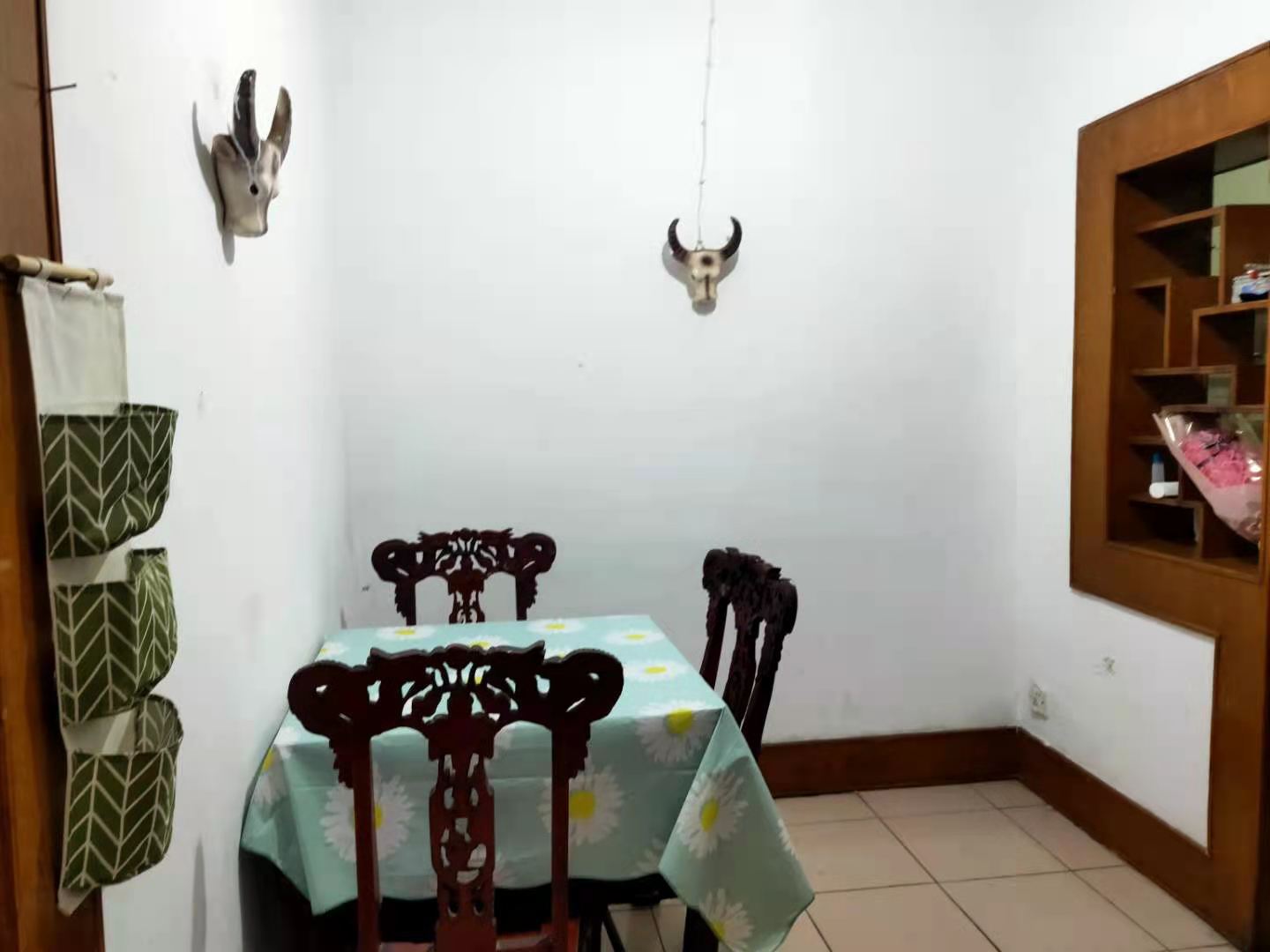 康富路桃花仑工商银行家属区 2室2厅1卫 600.0元/月 康富路桃花仑工商银行家属区 2室2厅1卫 600.0元/月小区图