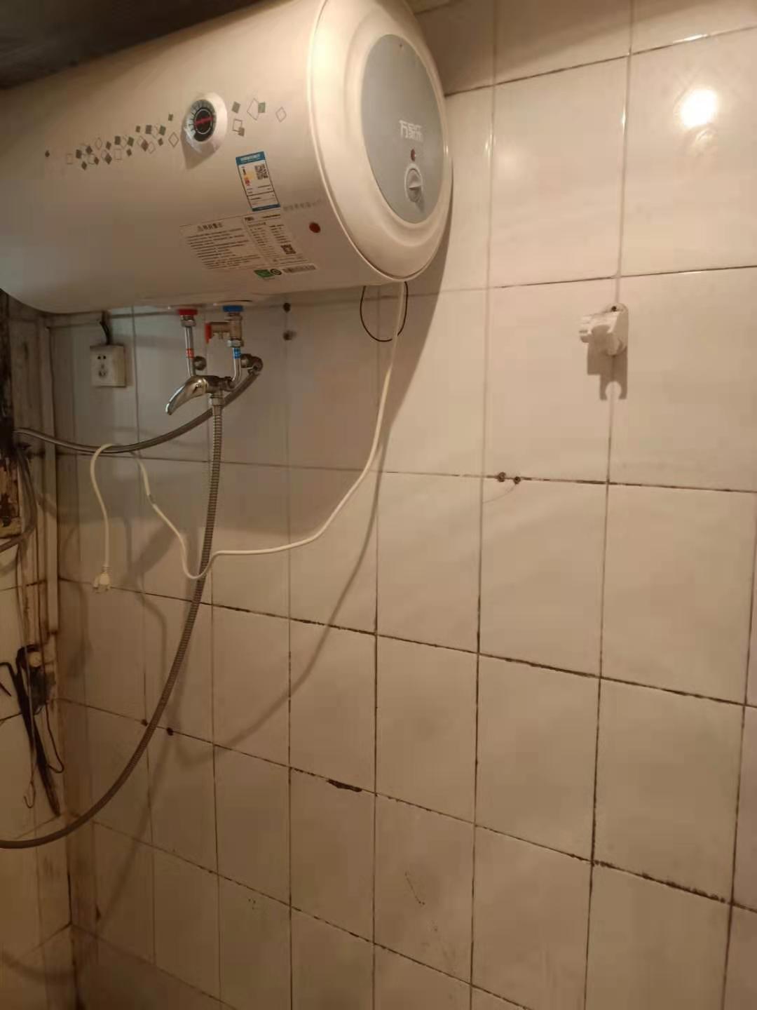 外贸小区  2室2厅1卫    600.0元/月 外贸小区  2室2厅1卫    600.0元/月室内图