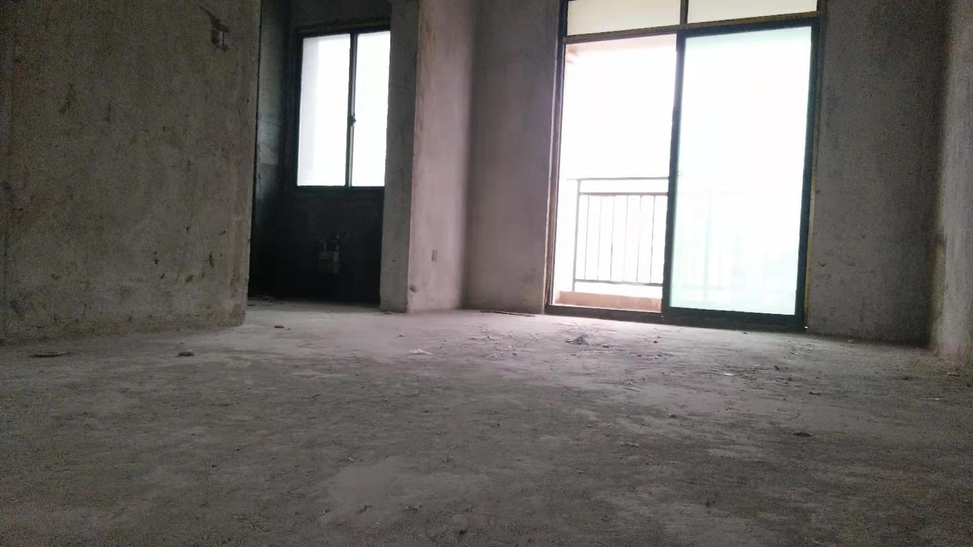 水映豪廷（一，二，三期）  5室2厅2卫   95.00万客厅