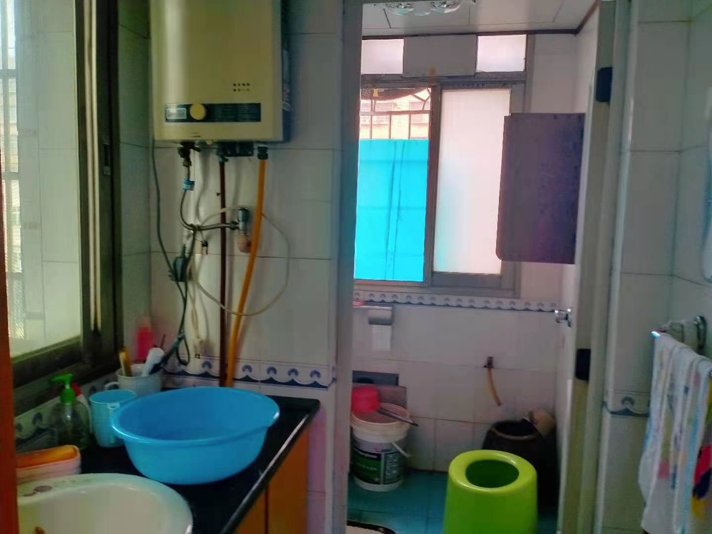 大海塘村  2室2厅1卫    39.8万客厅