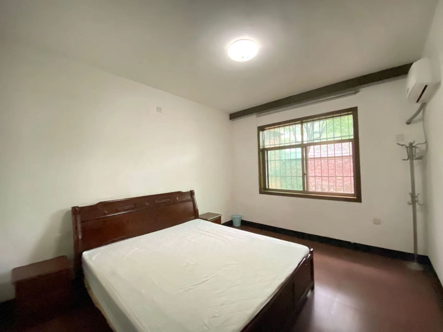 平安花苑 3室2厅2卫 1600.00元/月 平安花苑 3室2厅2卫 1600.00元/月室内图