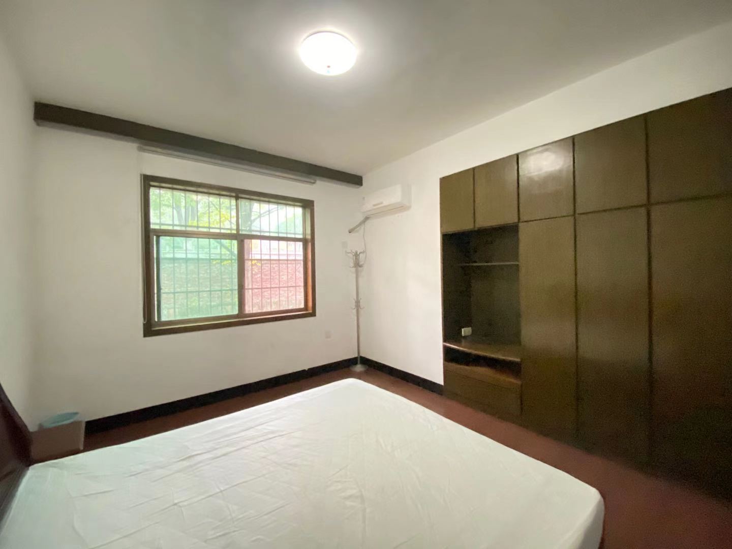 平安花苑 3室2厅2卫 1600.00元/月 平安花苑 3室2厅2卫 1600.00元/月室内图