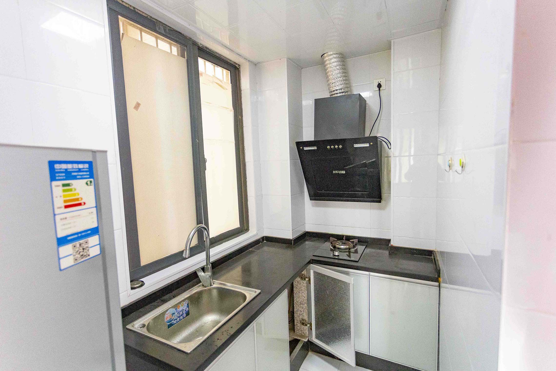 滨江花园  1室1厅1卫    25.0万客厅