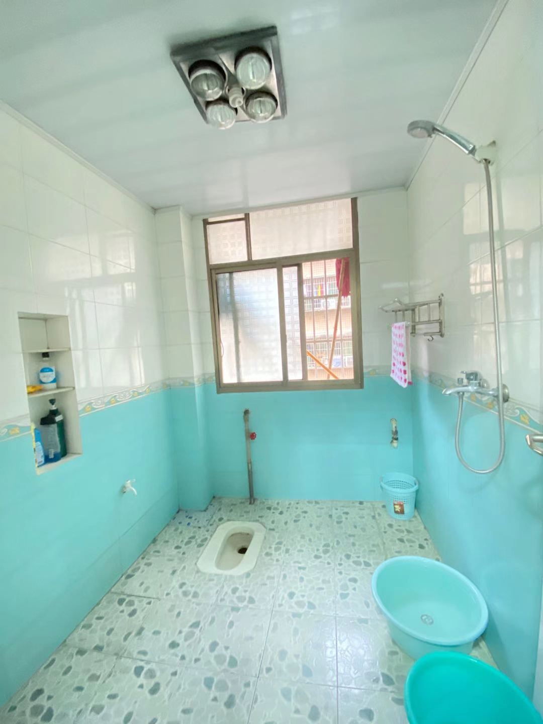 平安花苑 3室2厅2卫 1600.00元/月 平安花苑 3室2厅2卫 1600.00元/月室内图