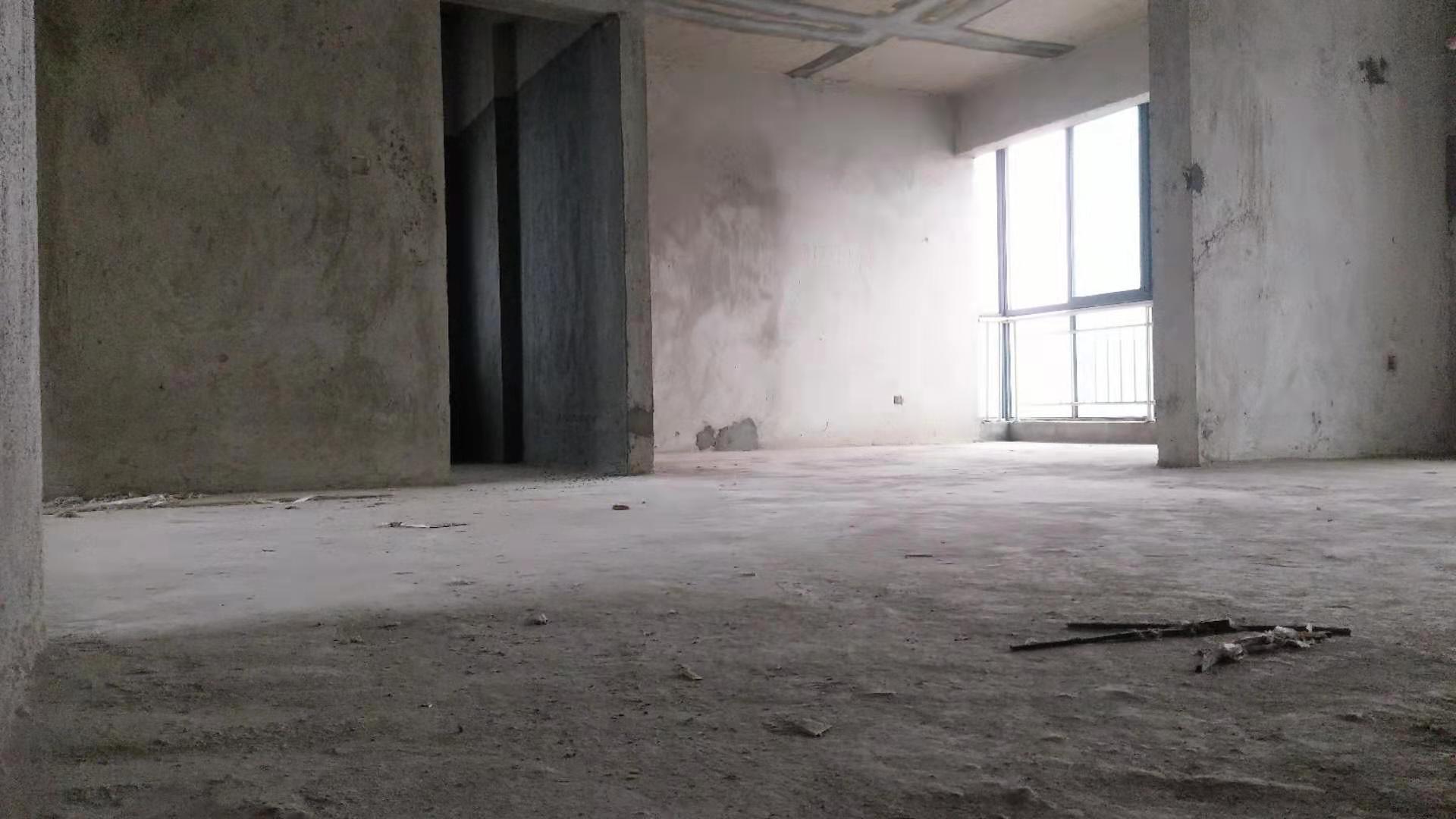 水映豪廷（一，二，三期）  5室2厅2卫   95.00万客厅