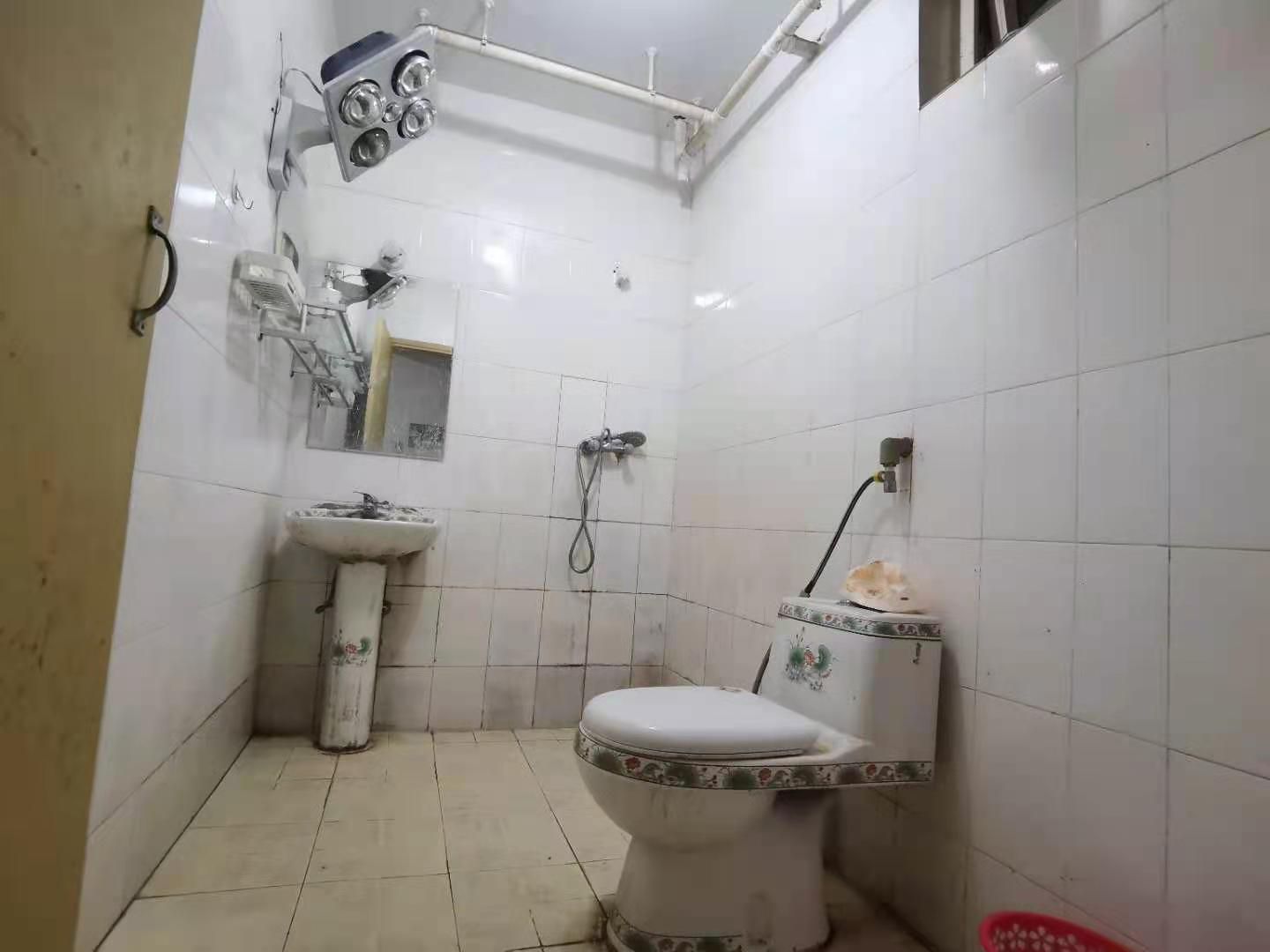 南湖锦苑 1室1厅1卫 1300.0元/月 南湖锦苑 1室1厅1卫 1300.0元/月室内图