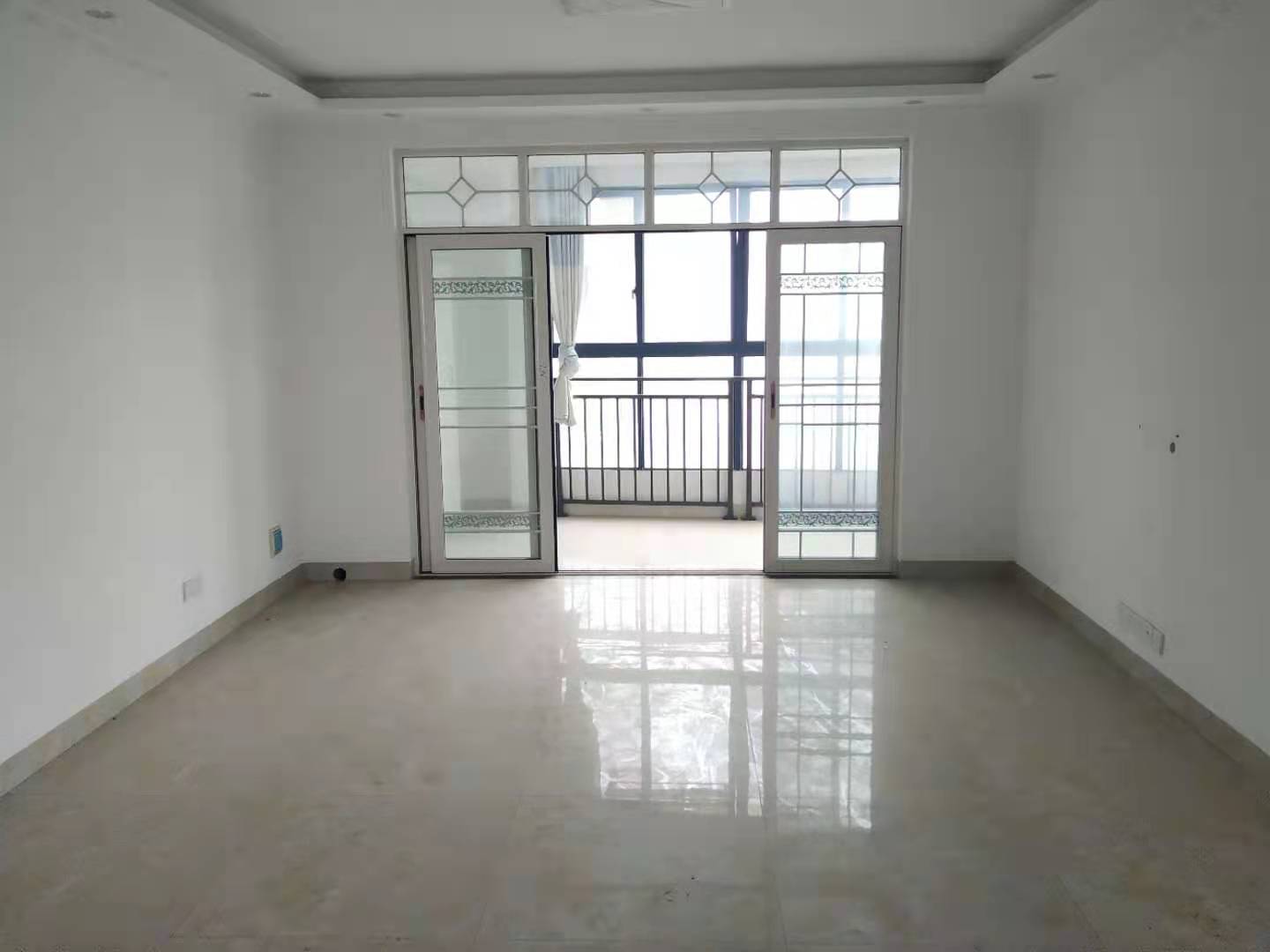 益秀园 4室2厅2卫 2500.00元/月 益秀园 4室2厅2卫 2500.00元/月室内图